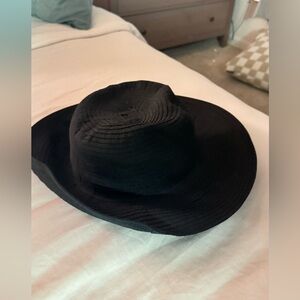 H&M Black Textured Hat